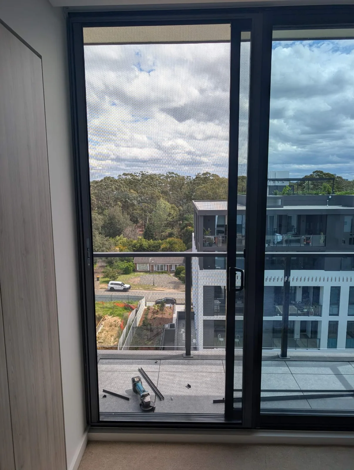 Retractable screens, Castle Hill